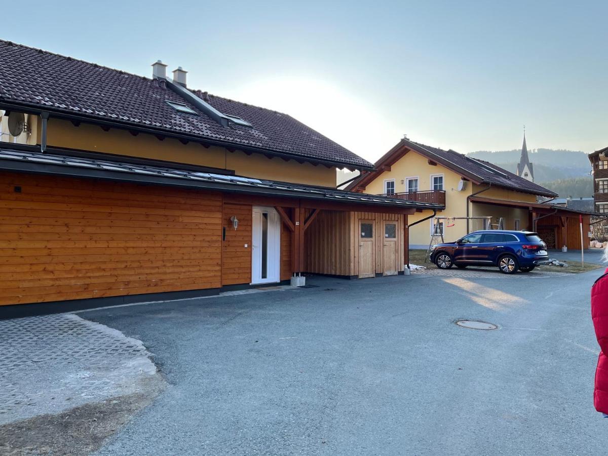Sonnenchalet Mit Sauna Kotschach-Mauthen Exteriör bild