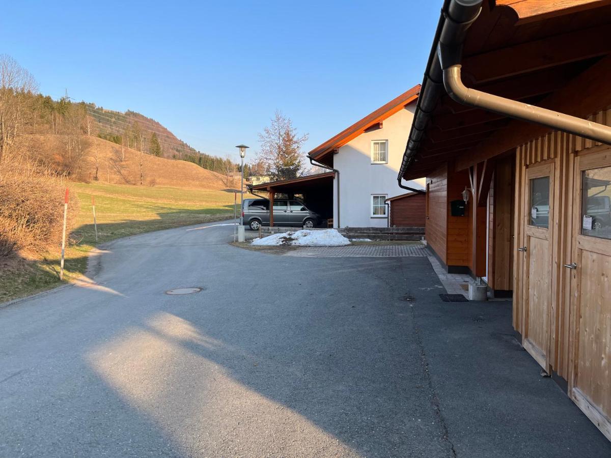 Sonnenchalet Mit Sauna Kotschach-Mauthen Exteriör bild