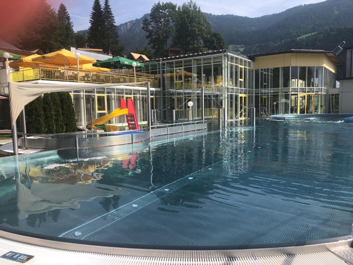 Sonnenchalet Mit Sauna Kotschach-Mauthen Exteriör bild