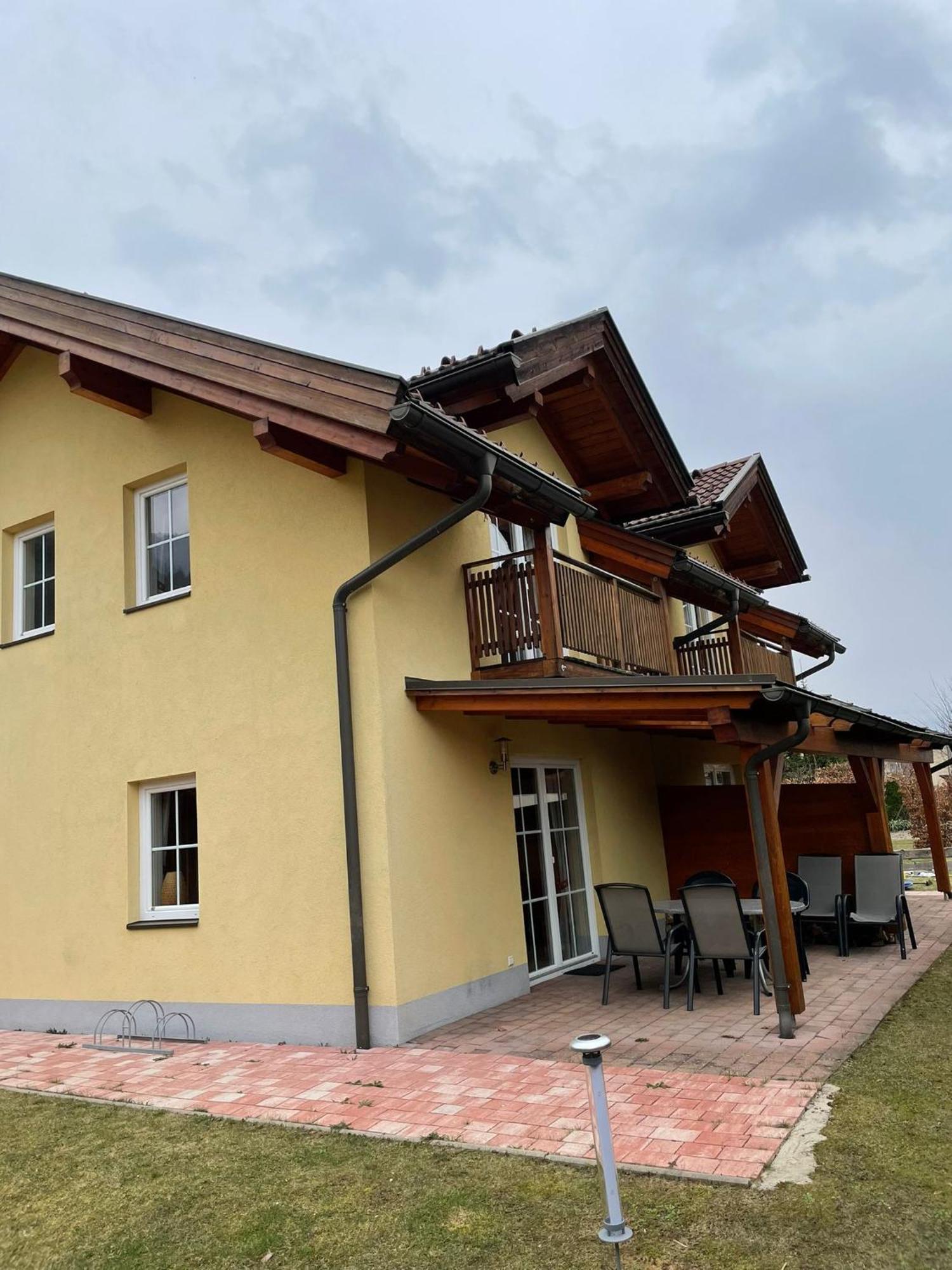 Sonnenchalet Mit Sauna Kotschach-Mauthen Exteriör bild